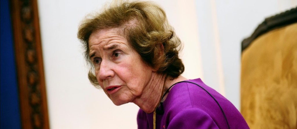 Ella es hija de un soldado alemán y él, de un judío muerto en Auschwitz: los Klarsfeld se enamoraron y se volvieron famosos cazadores de&nbsp;nazis