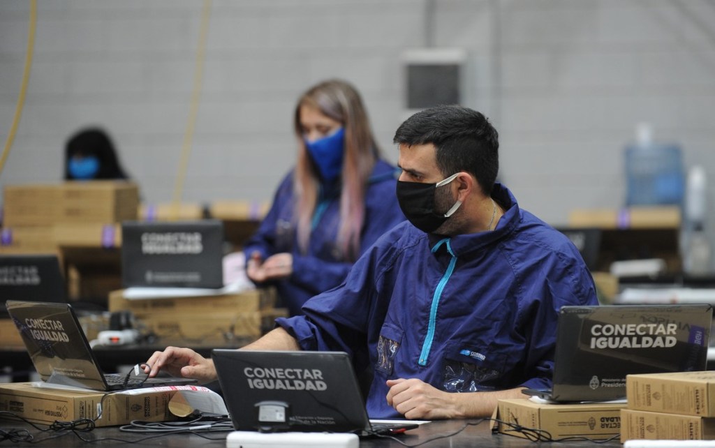 Plan Juana Manso: presentaron el primer sistema operativo libre desarrollado por el Estado, Huayra&nbsp;5.0